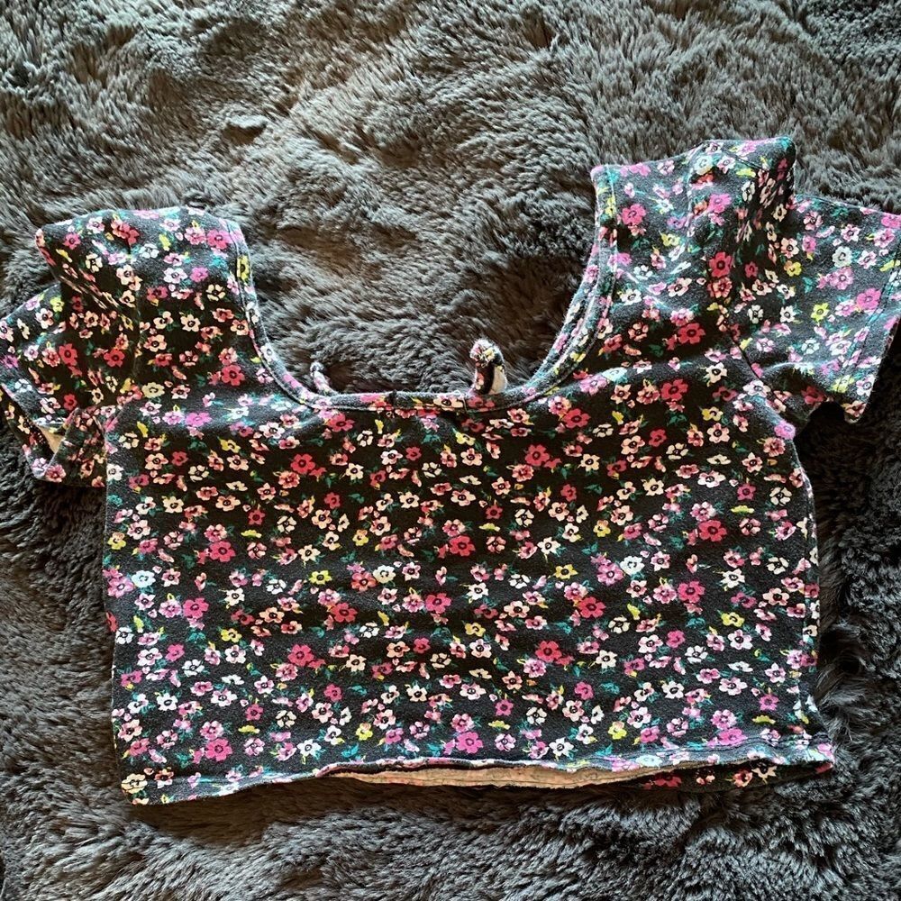 Crop top - Picture 2 of 3